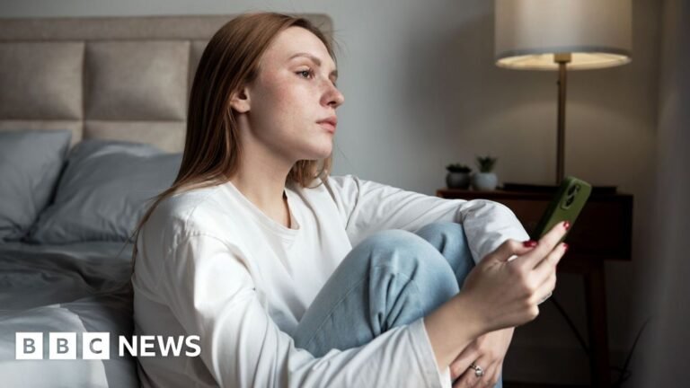 Dating app scam victims told 'don't suffer in silence'