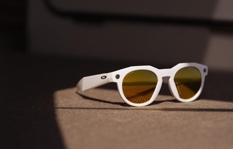 Meta and Oakley announce new 'perfomance AI' smart glasses for athletes