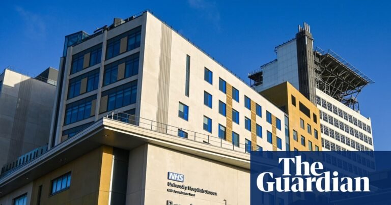 Staff fearful of reprisals if they speak up amid hospital investigation, report finds | NHS